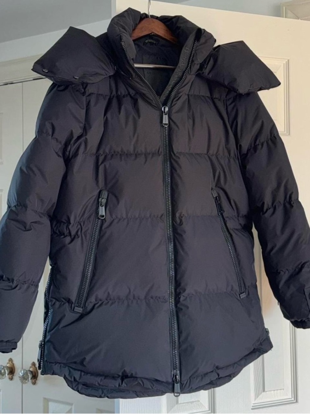Goldbergh Black Puffer Jacket with Hood
